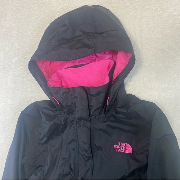THE NORTH FACE Hooded Hyvent Lightweight Breast Cancer Awareness Resolve Jacket - Picture 2 of 14
